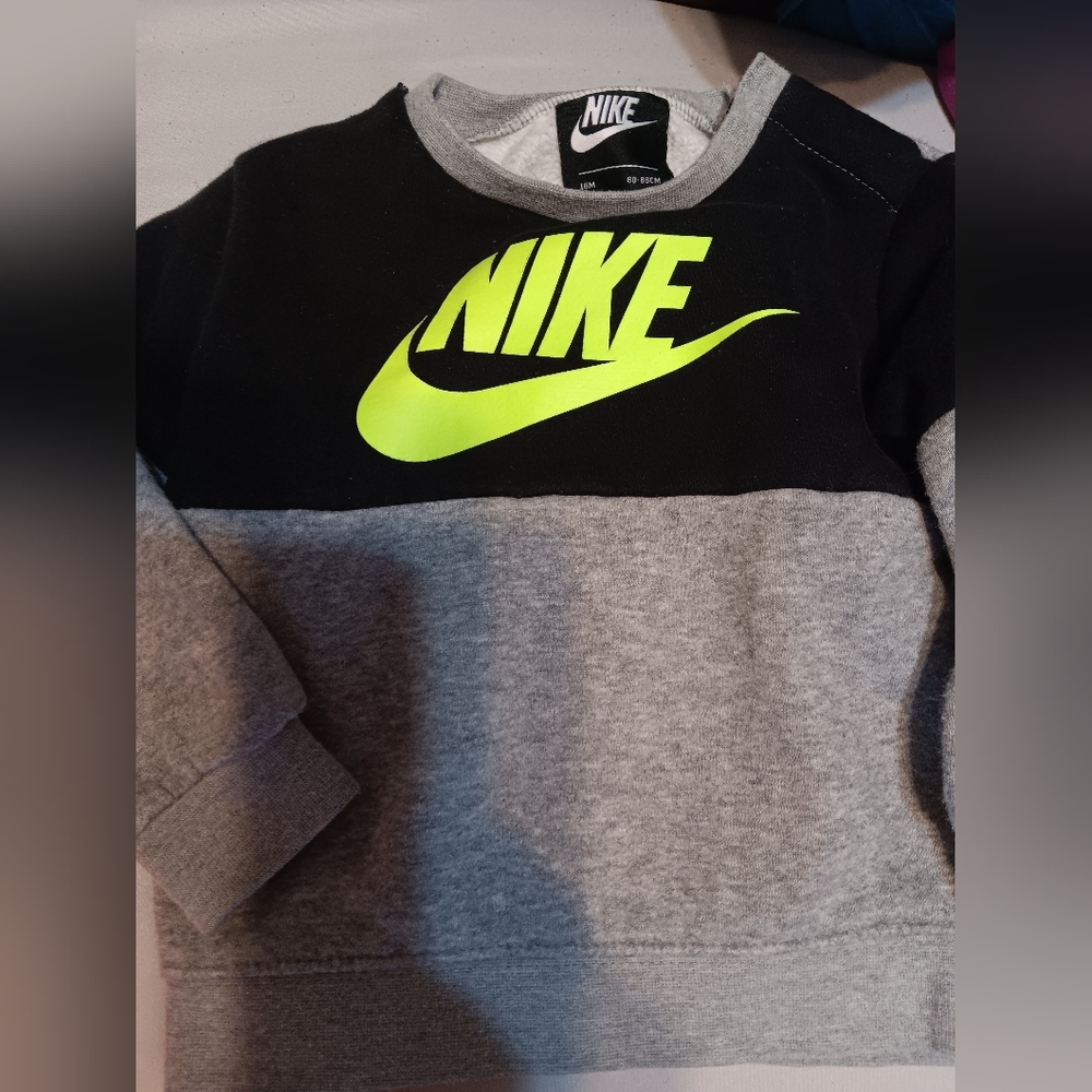Infant nike sweat shirt